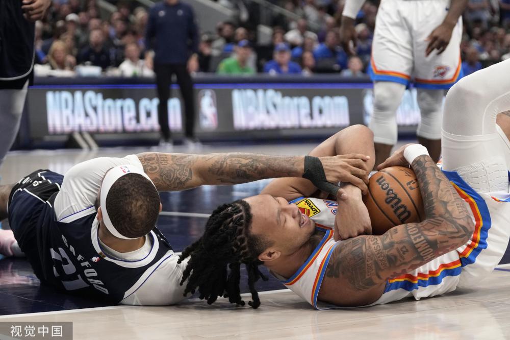 他们的后防 他们的后防